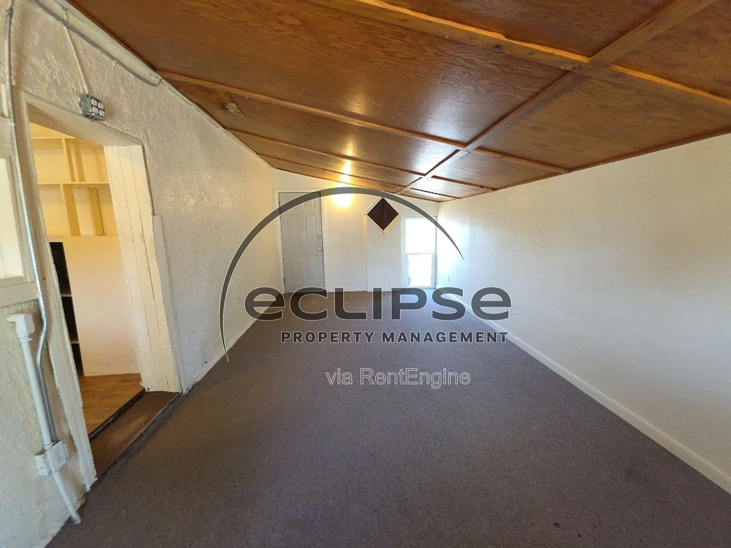2 bed, 1.0 bath, 946 sqft, $1,075 — Photo 3