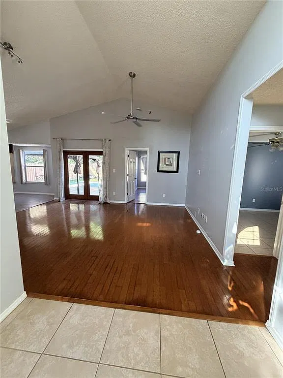 3 bed, 2.0 bath, 1274 sqft, $2,200 — Photo 4