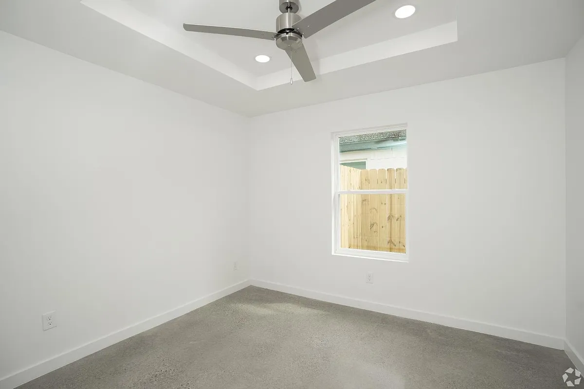 Unit Photo - 605 Sapphire Ave #D