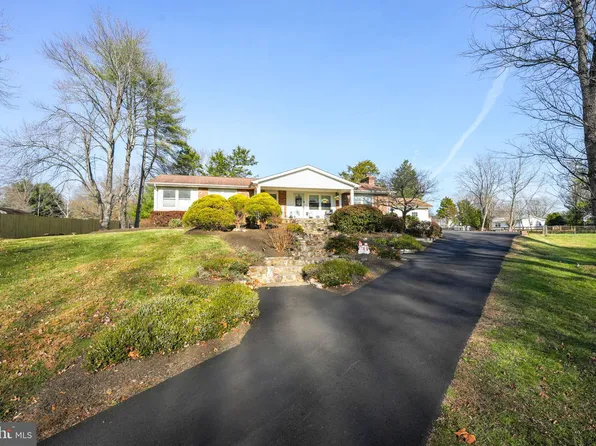 6416 Essex Ct, Warrenton, VA 20187