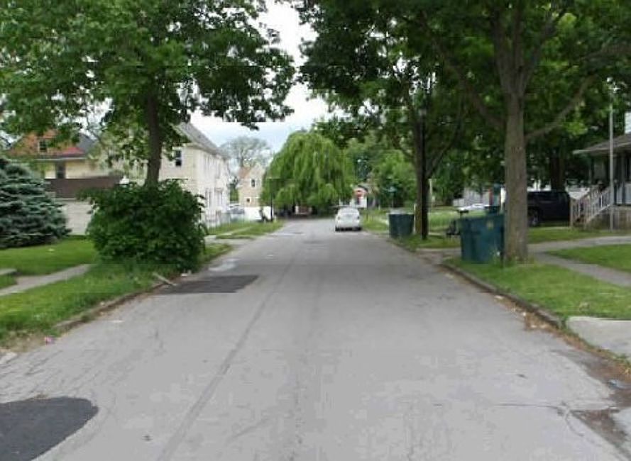 Exterior Neighborhood (street photo)