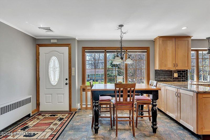 3rd image of 15 Jefferson Avenue