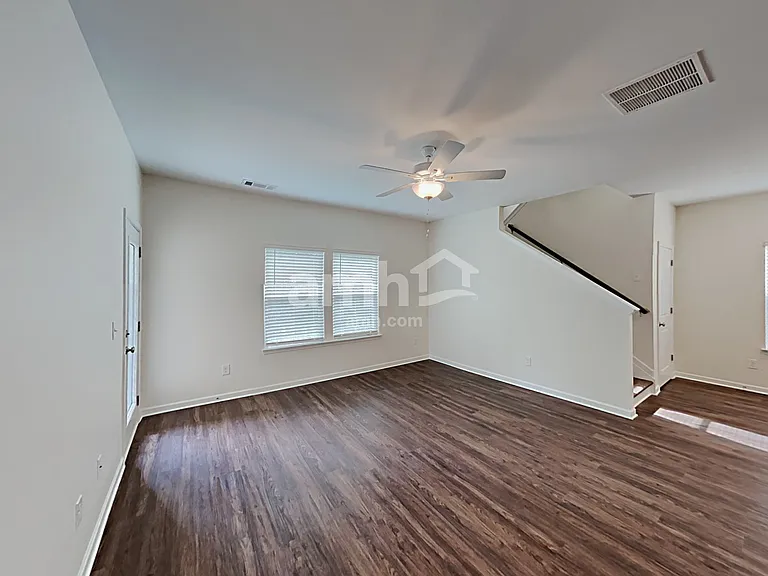 142 Cheatham Hill Ln — Photo 5