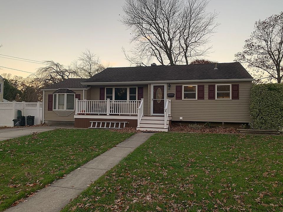 1st image of 8 Gregory Dr