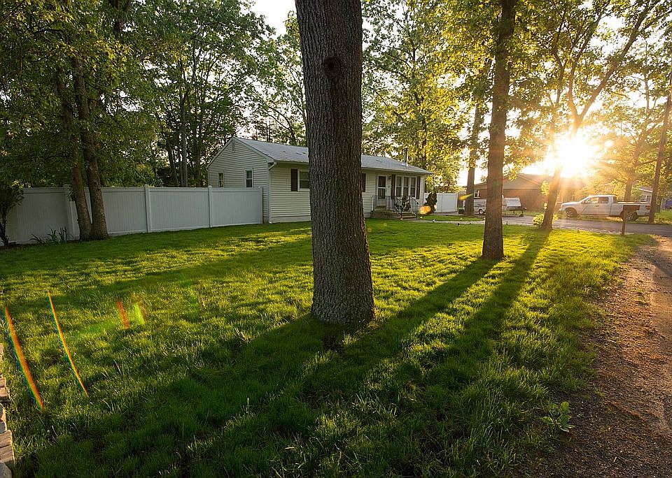 2nd image of 420 Virginia Dr