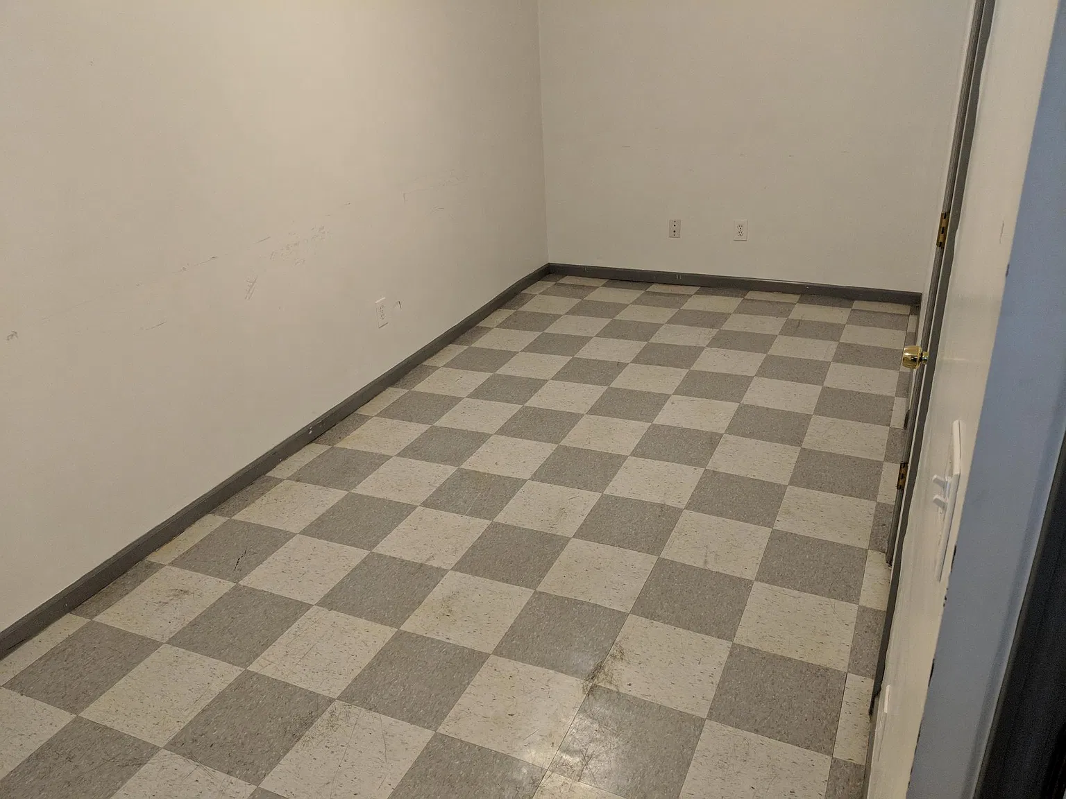 4 bed, $1,500 — Photo 3