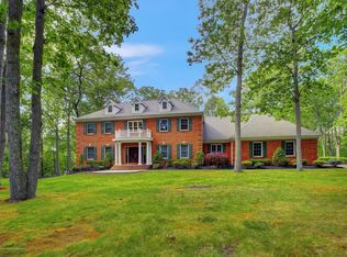 6 Red Fox Run, Manalapan, NJ 07726