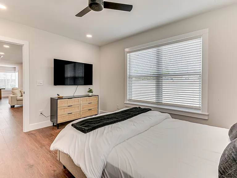 1813 Courtney Dr — Photo 10