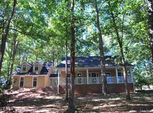 6 Club Dr, Newnan, GA