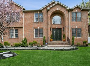 98 County Rd, Demarest, NJ 07627