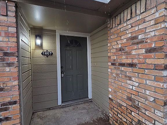 4th image of 1807 Briar Meadow Dr