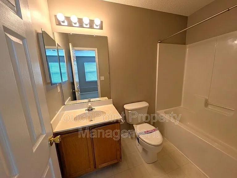 13612 Meade Glen Ct — Photo 12