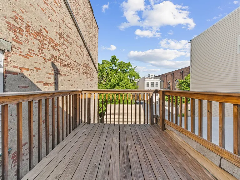 211 New York Ave #2 — Photo 24