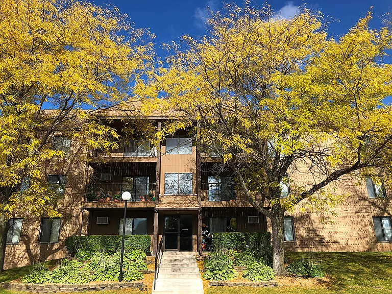Lexington Heights Apartments — Photo 55
