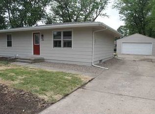 3742 SE 11th St, Des Moines, IA 50315