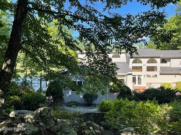 5th image of 120 Roan Dr