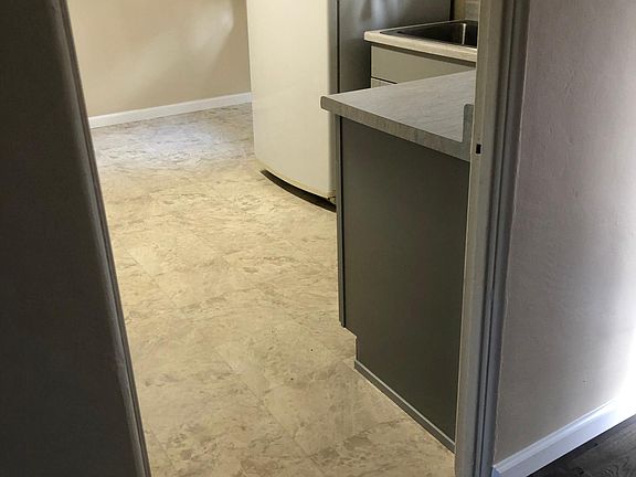 3rd image of 464 Claudia Dr