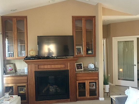 Gas Fire Place with Built-Ins
