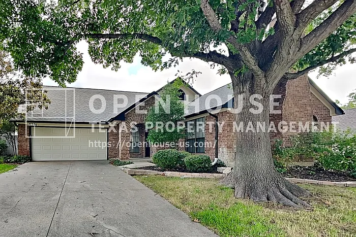 8201 Weatherly Dr — Photo 1