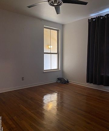 5th image of 108 Larchmont Dr