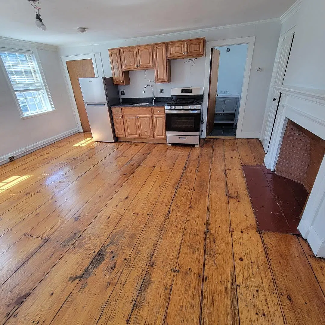 Studio, 350 sqft, $1,750 — Photo 2