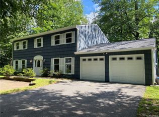 110 Strawtown Rd, West Nyack, NY 10994