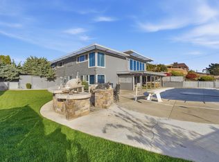 821 Skyline Dr, Sunnyside, WA 98944