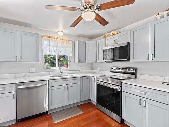 5th image of 10612 Holleybrooke Dr #2