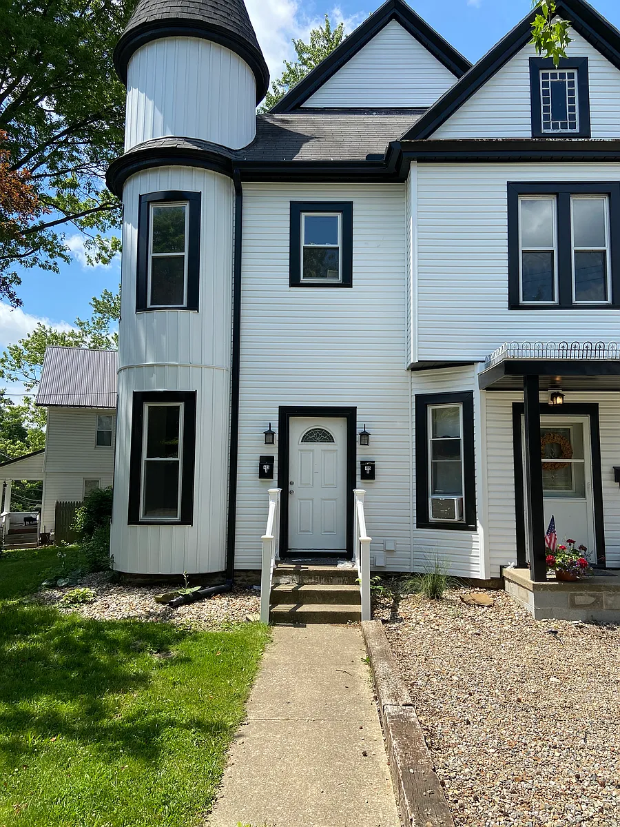 Building Photo - 405 Sandusky St #B