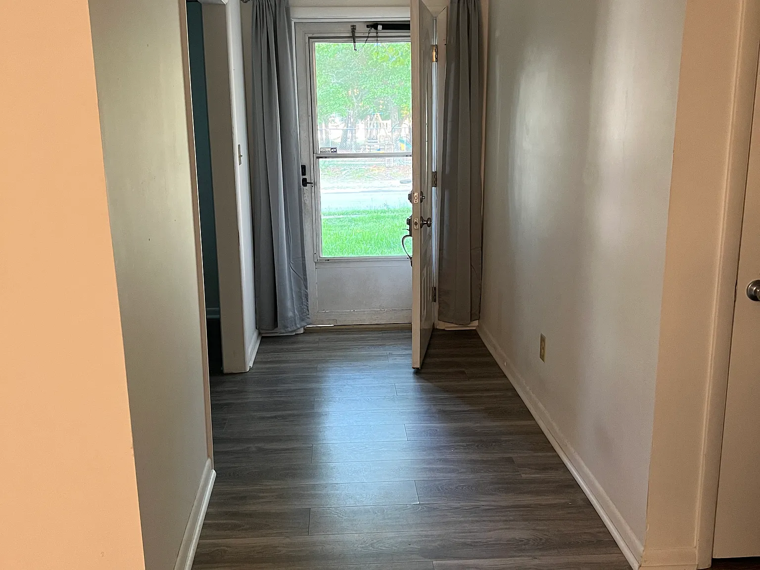 3 bed, 1468 sqft, $2,450 — Photo 4