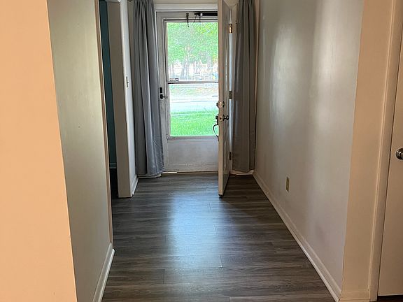 4th image of 3960 Renoir St