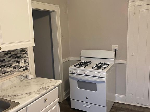4th image of 3248 E 139th St #7