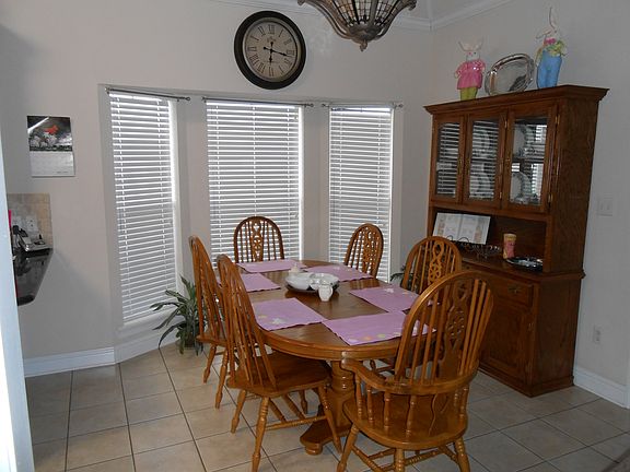 5th image of 1805 Castlewood Dr