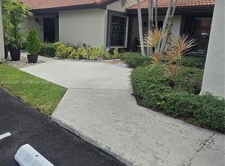 Lakes Of The Meadow, Miami, FL 33185