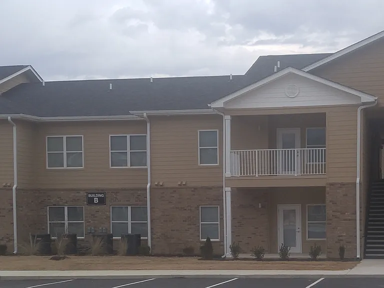 Broad Way Apartments — Photo 2