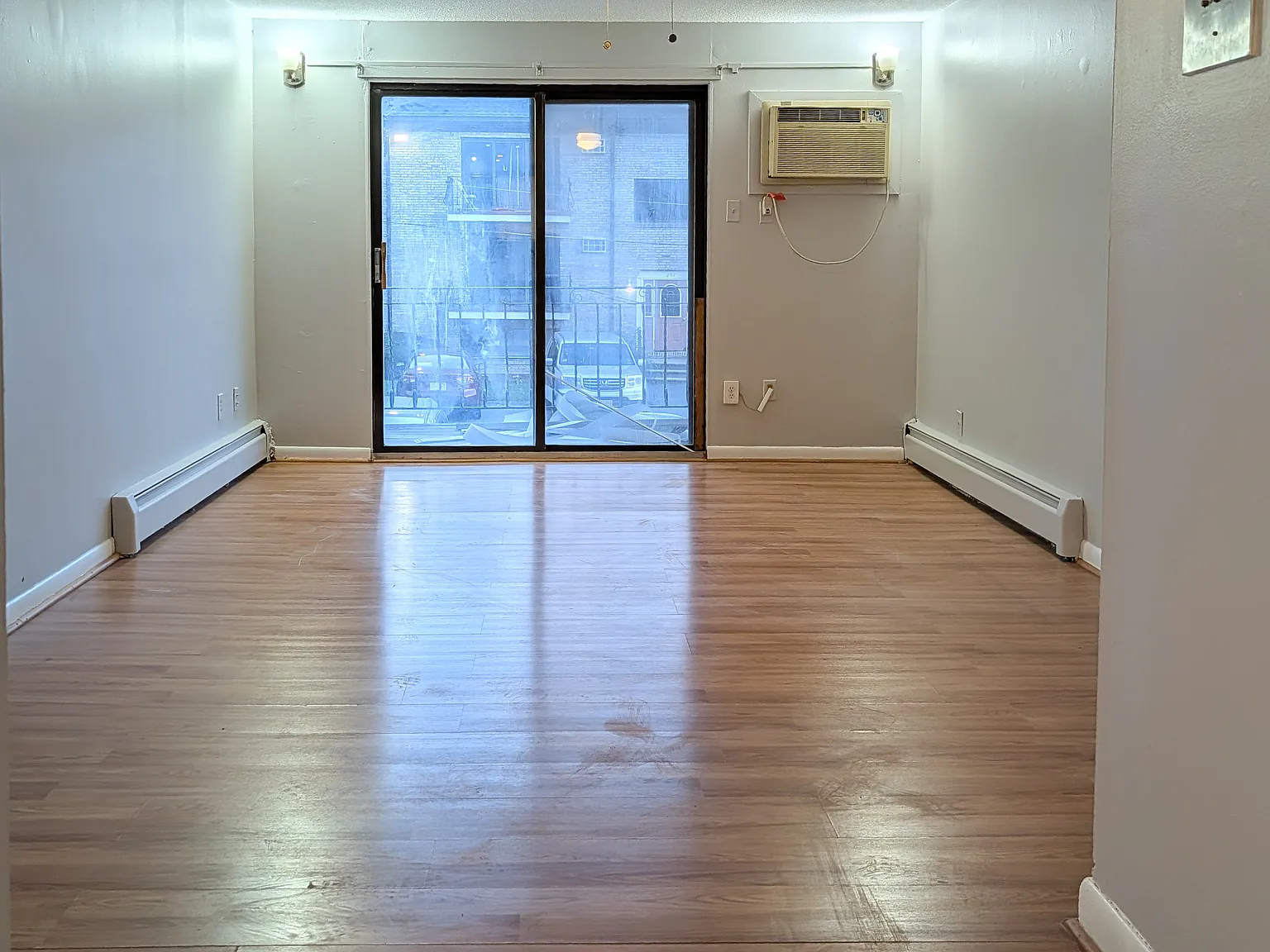 2 bed, 764 sqft, $2,300 — Photo 1