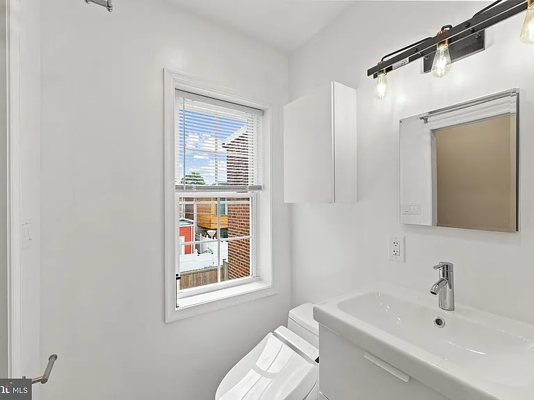 2223 12th Pl NW — Photo 15