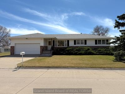 1027 E Phoenix Ave, Grand Island, NE, 68801