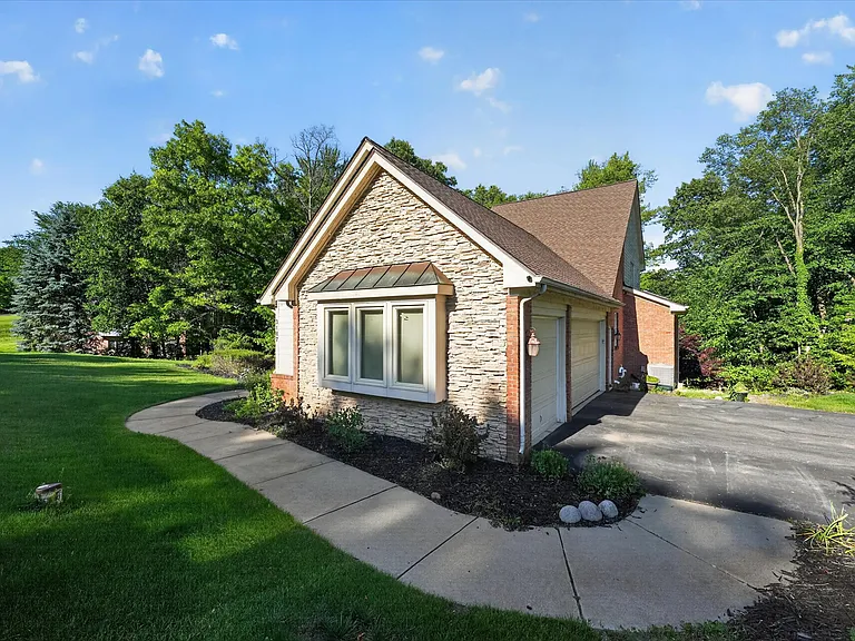 3187 Turnberry Dr — Photo 3