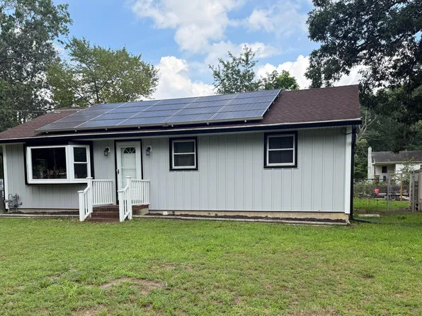 447 Manor Ave, Millville, NJ 08332