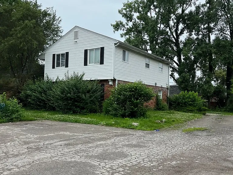 6028 Laurel Hall Dr — Photo 2