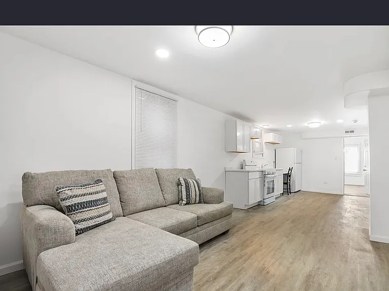 238 E 22nd St #1 — Photo 1