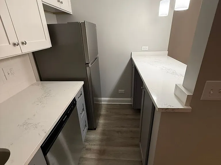 744 W Gordon Terrace — Photo 9
