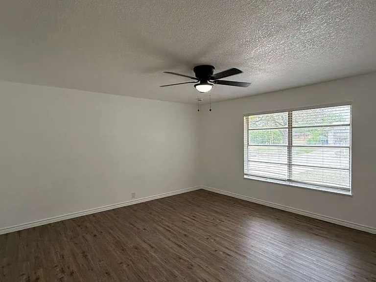206 Covina Ave — Photo 11
