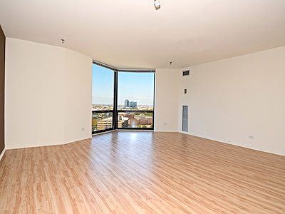 5th image of 1120 N Lasalle St APT 10D