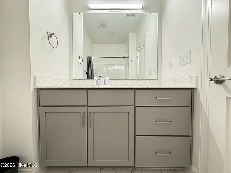 355 James St — Photo 32
