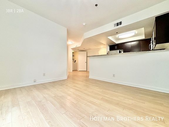 5th image of 937 Palm Ave #406