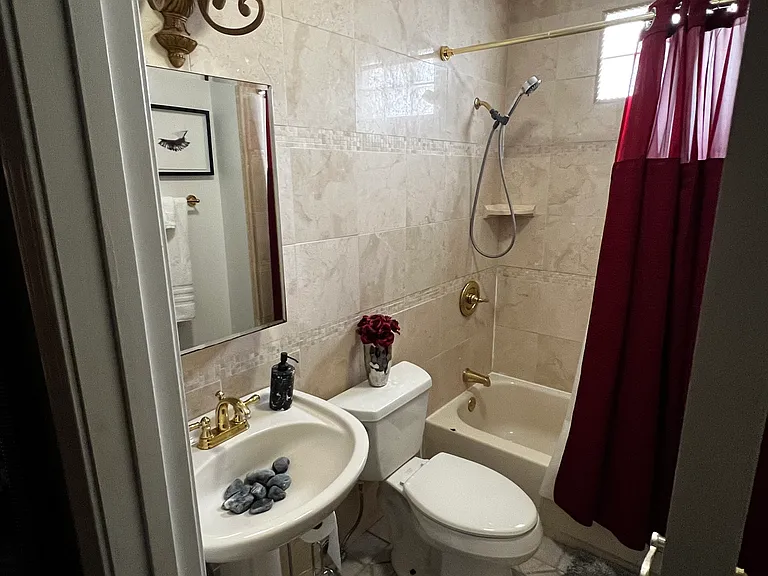 Wildair Dr — Photo 3