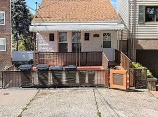 3234 Spencer Dr, Bronx, NY 10465