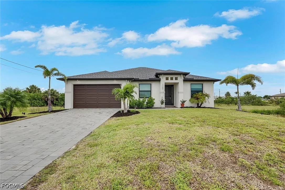 4 bed, 2.0 bath, 1800 sqft, $2,750 — Photo 1